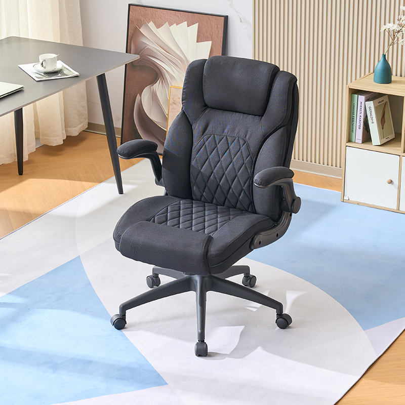 带可翻转扶手的人体工学电脑桌椅 带可翻转扶手的人体工学电脑桌椅