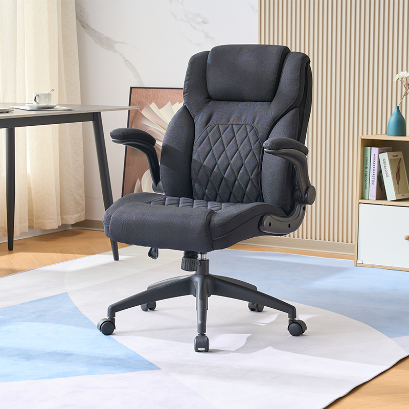 带可翻转扶手的人体工学电脑桌椅 带可翻转扶手的人体工学电脑桌椅